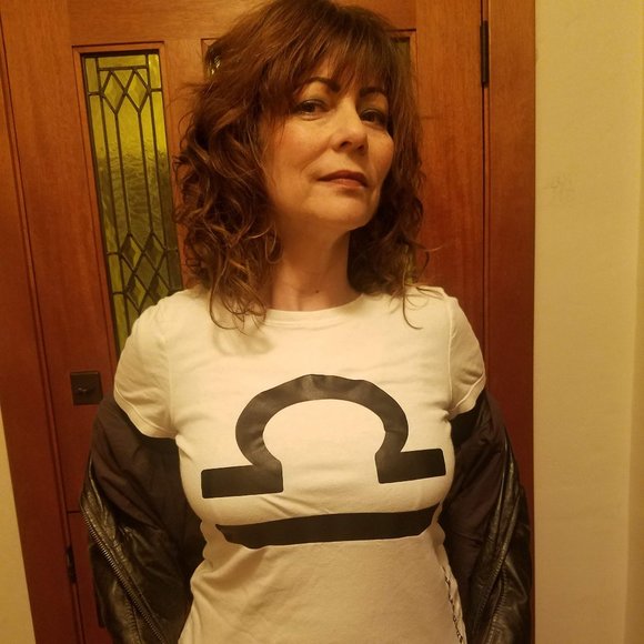 Meet your Posher, Trina - Picture 5 of 5